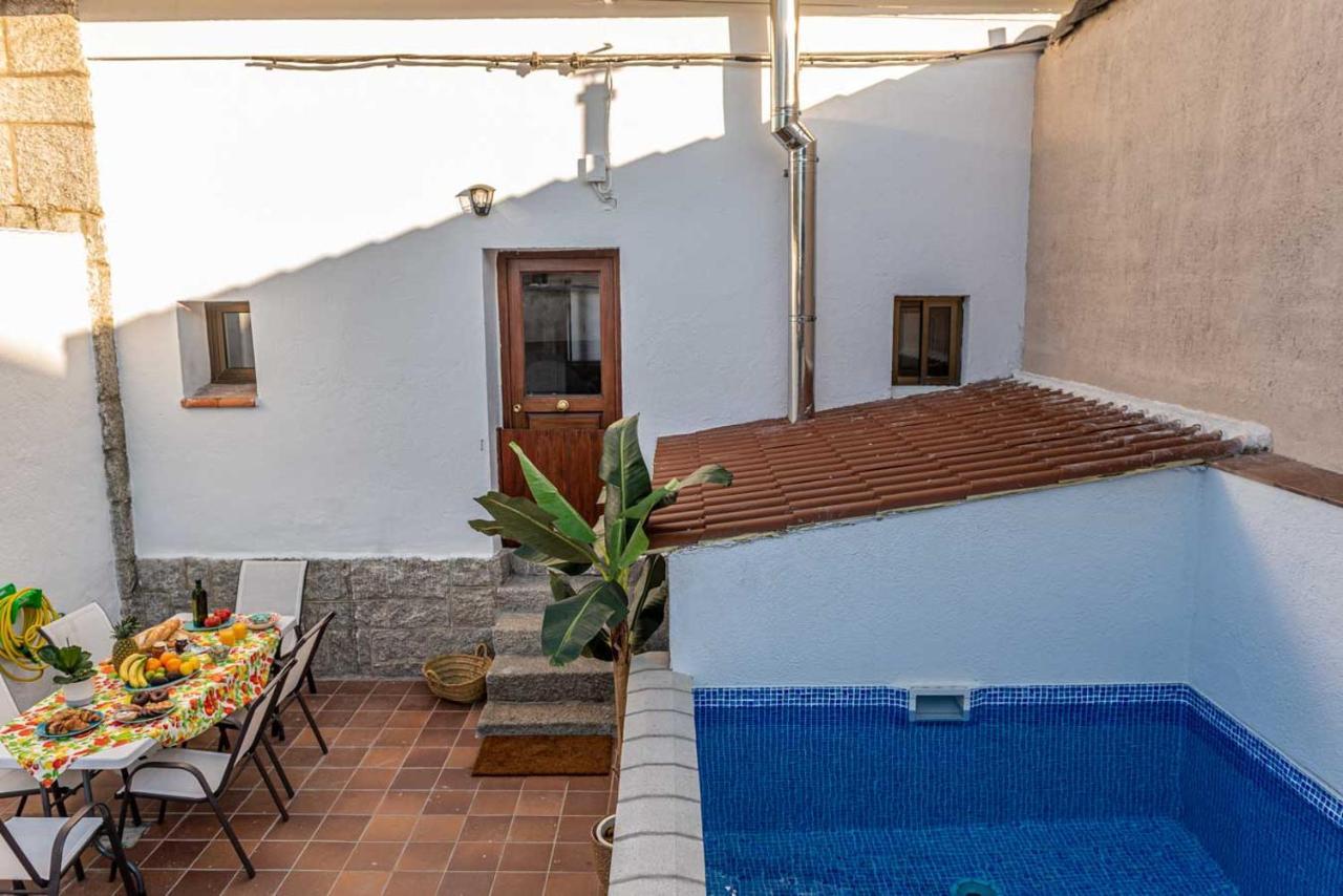 Valsain Lodge con piscina y patio privado PISCINA ABIERTA La Pradera de Navalhorno Exterior foto