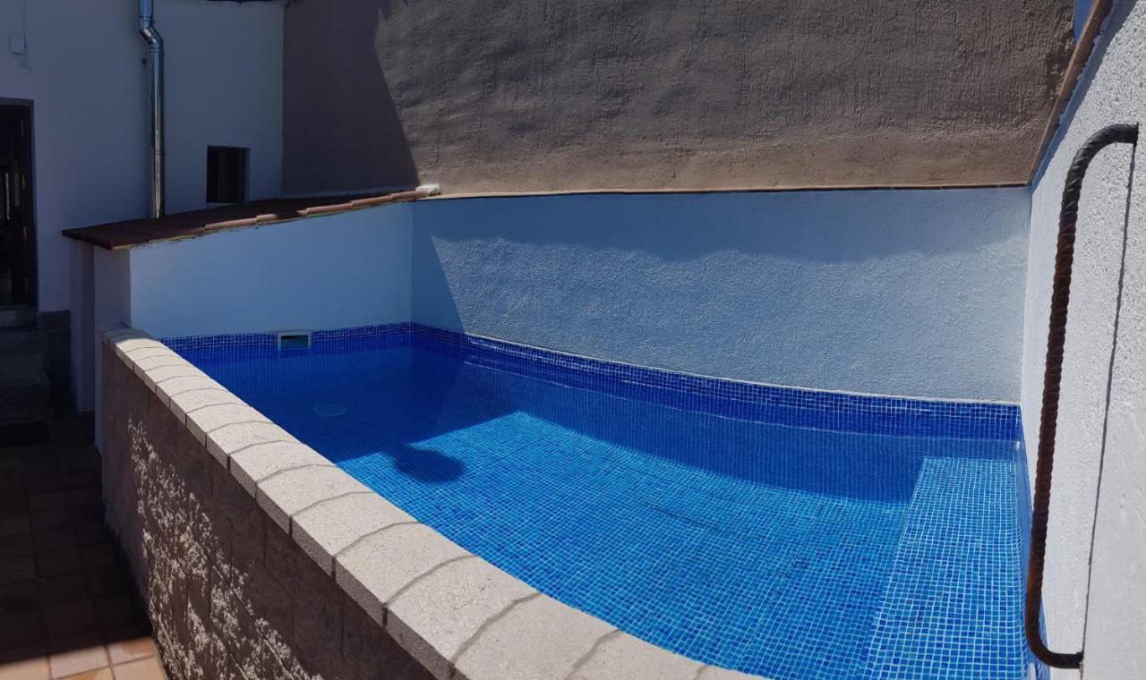 Valsain Lodge con piscina y patio privado PISCINA ABIERTA La Pradera de Navalhorno Exterior foto